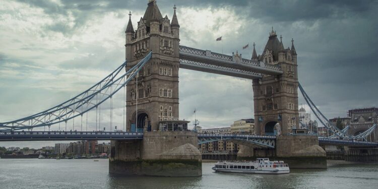 England Travel Guide