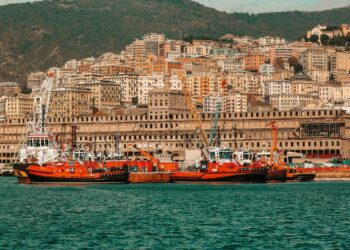 Travel guide to genoa