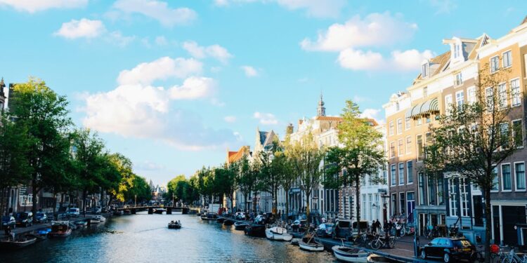 free things canal walk in Amsterdam